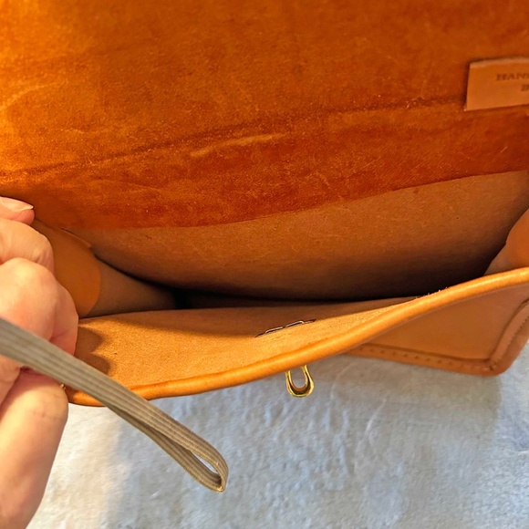 SHOULDER BAG, LEATHER, HANDMADE WITH HAND CUT FRINGE & HIDDEN-END BRAID, 9 ¼ x 9 - Picture 8 of 10